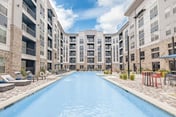 Grandview Apartment: Shops, Restaurants Nearby!