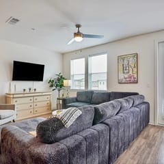 Luxury 2 Br Townhouse with Garage + Pool