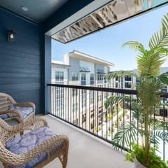 Luxury Apartment: Pool, Near Grandview Medical