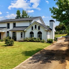3 BR 2 BA Duplex near interstate