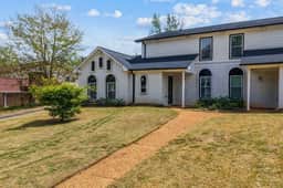 3 BR 2 BA Duplex near interstate