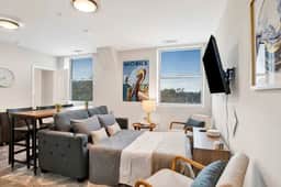 City Center Apartment - Free Parking & Great Views - Image 5