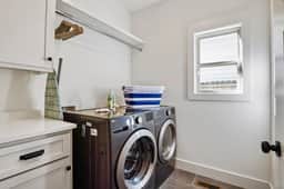 Stylish 4BR near Avondale Restaurants | Sleeps 10
