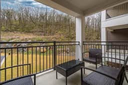 Stylish Stay Off I-65 • Pets Welcome!
