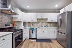 3 BR 2 BA Duplex near interstate - Imagen 5