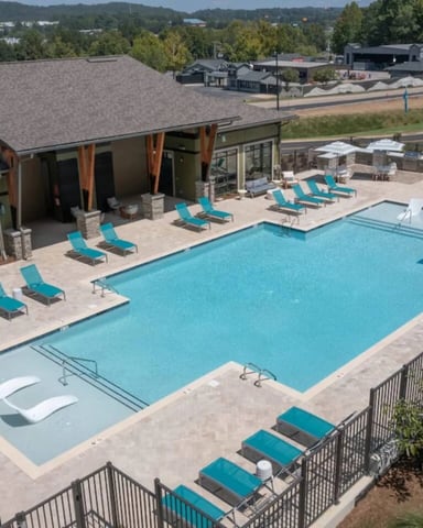 Saltwater community pool at the Pelham apartments and townhomes