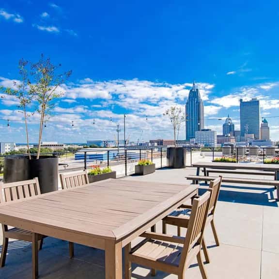 Beautiful 1 BR Renovated Apt in downtown - Image 1