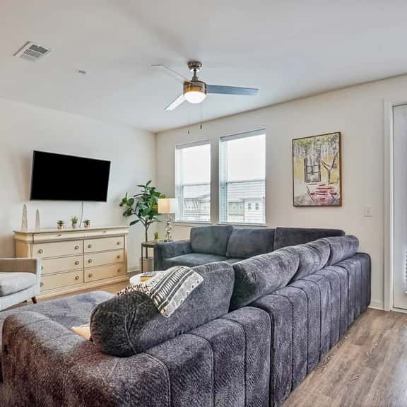 Luxury 2 Br Townhouse with Garage + Pool - Image 1