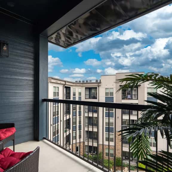 Luxury Apartment - Pool, Restaurants & Shopping - Image 1