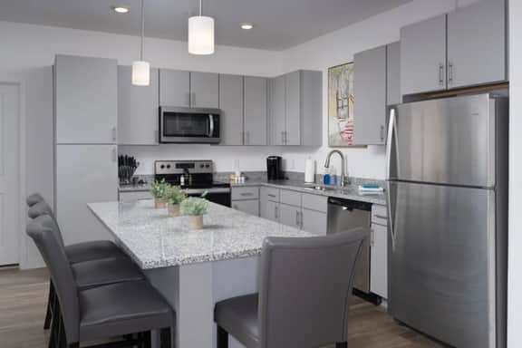 2 King Suites + Pool Near Oak Mountain