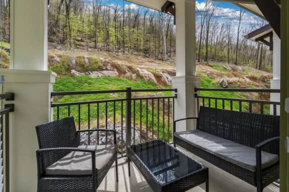 Family Escape w/ Garage, Pool & Park