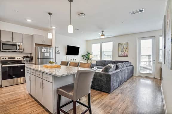 Luxury 2 Br Townhouse with Garage + Pool