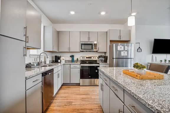 Luxury 2 Br Townhouse with Garage + Pool