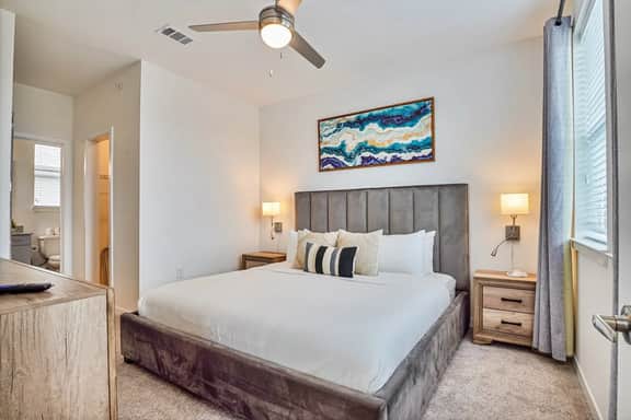 Luxury 2 Br Townhouse with Garage + Pool
