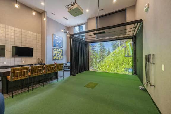 Luxury Apartment: Pool, Near Grandview Medical - Imagen 5