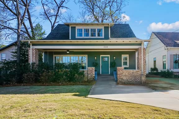 Stylish 4BR near Avondale Restaurants | Sleeps 10 - Bild 2
