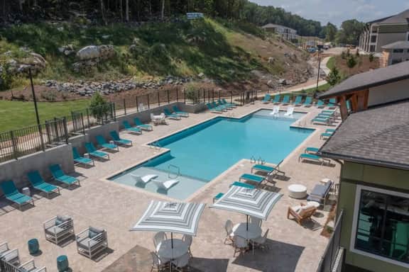 Stylish Stay Off I-65 • Pets Welcome!