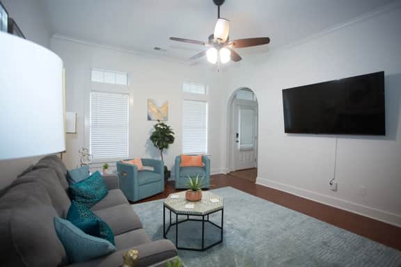 Gameday Home · Dog-Friendly · Private Lake - Image 3