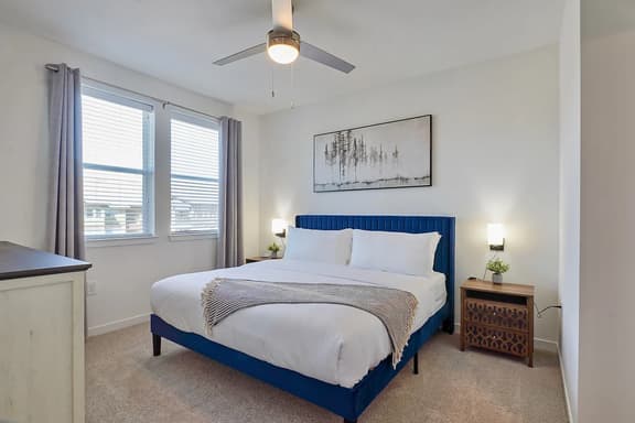 3 BR 2 Bath Townhouse w 2 car garage