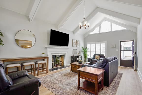 3BR 2 Bath Duplex in Hoover
